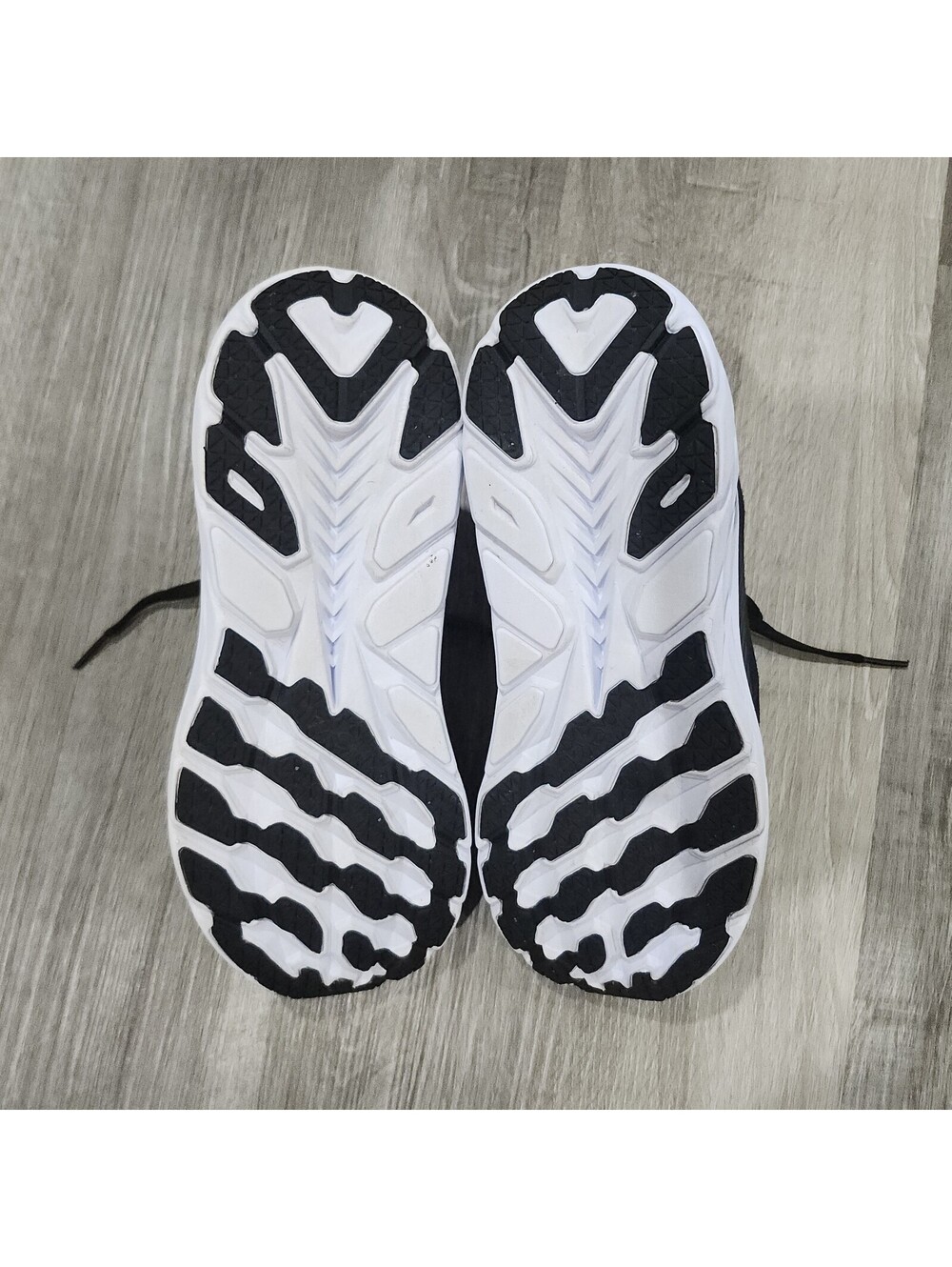 Hoka One One Clifton 8 Running Gym Shoes Womens 8.5B Black White 1119394 BWHT - Picture 6 of 7